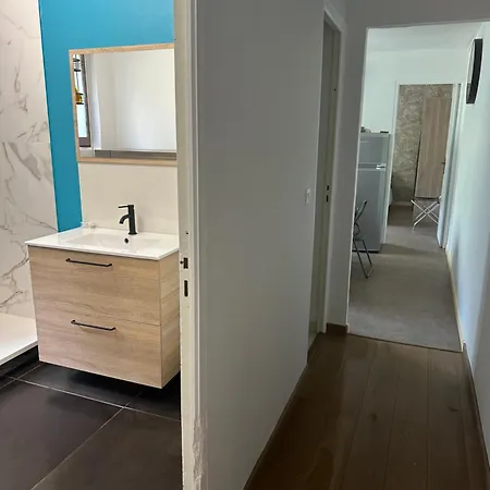 Δωμάτια σε οικογενειακή κατοικία La Cigale Du Desire Sejour *